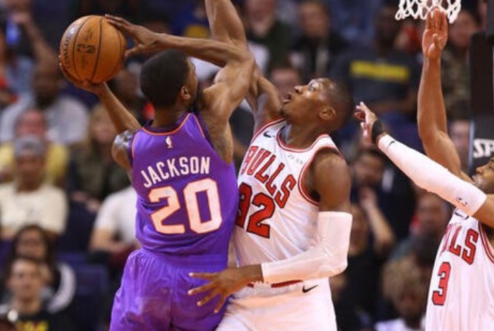 Lance de partida entre Chicago Bulls e Phoenix Suns pela NBA 