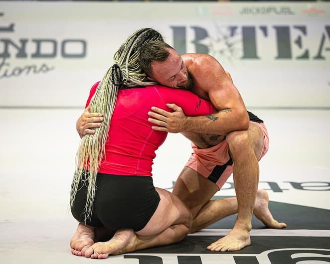 Gabi Garcia e Craig Jones